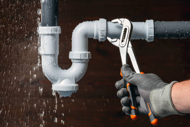 Professional Drain Cleaning technician working in Thaxton, MS